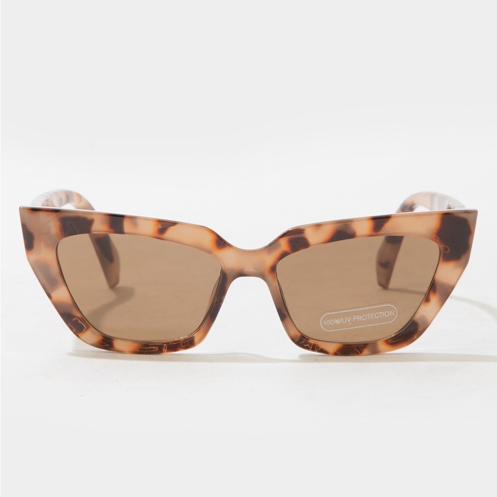 BLUE CROWN Small Edgy Cat Eye Sunglasses